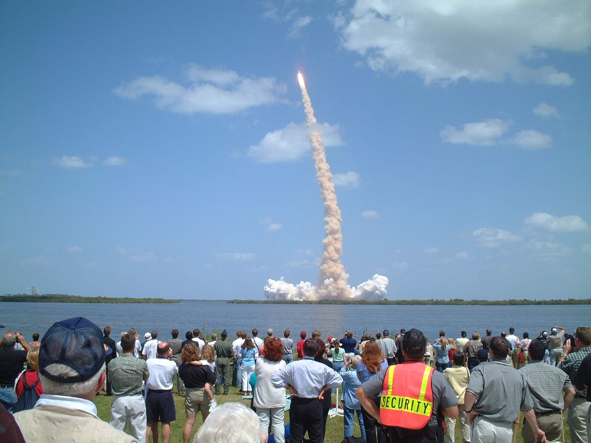 Space Shuttle launch with ESA astronaut Umberto Guidoni