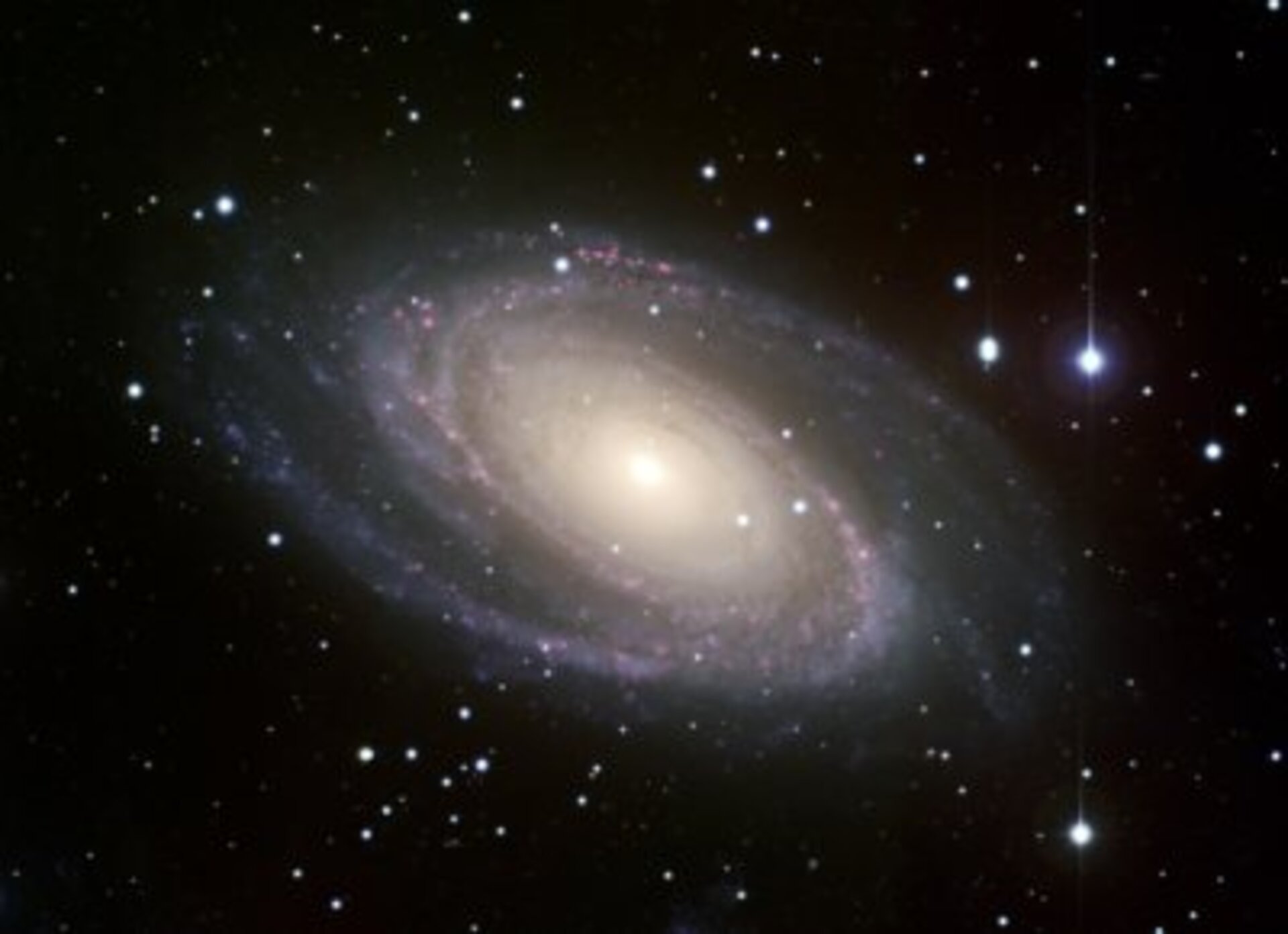 Grand Spiral Messier 81 (ground-based)