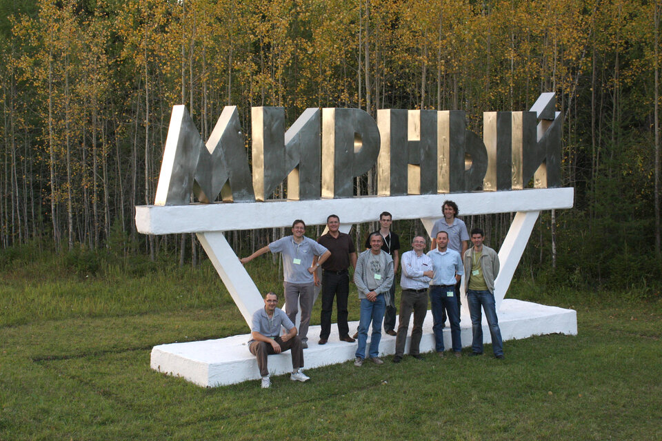 Proba-2 team in front of the ‘Mirny’ monument