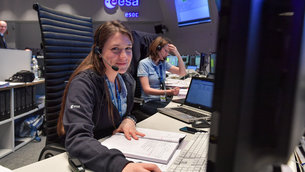Spacecraft operations engineer Carmen Ricote Navarro during the launch of Sentinel-2B