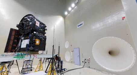 Proba-3 in acoustic chamber
