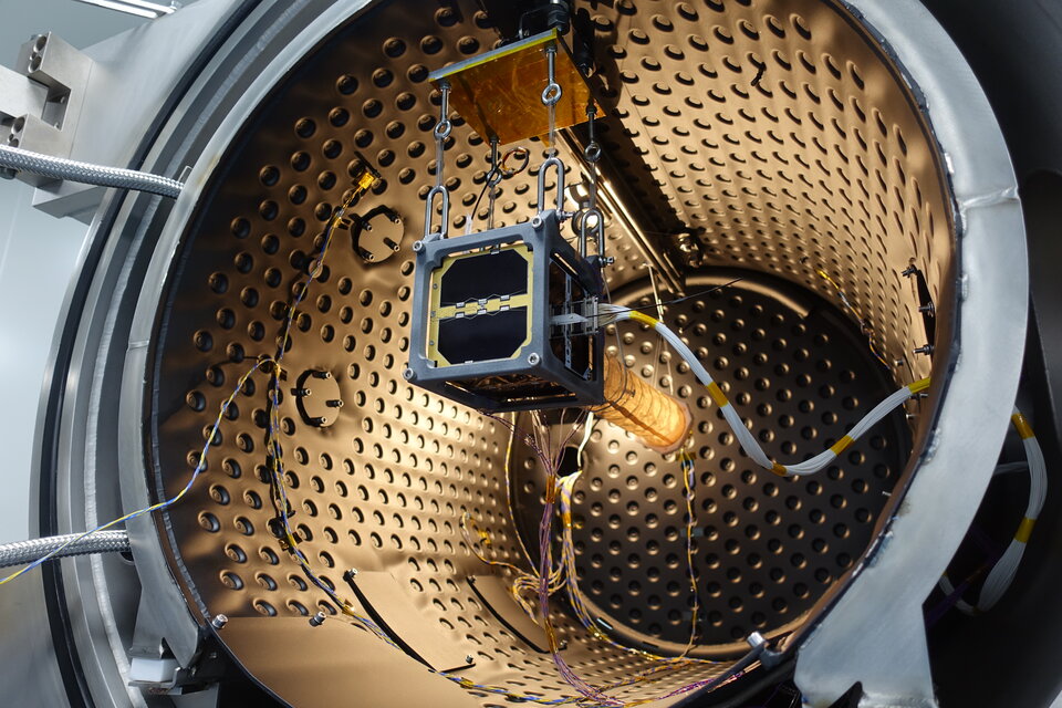 The 3Cat-4 CubeSat in the its thermal vacuum test chamber