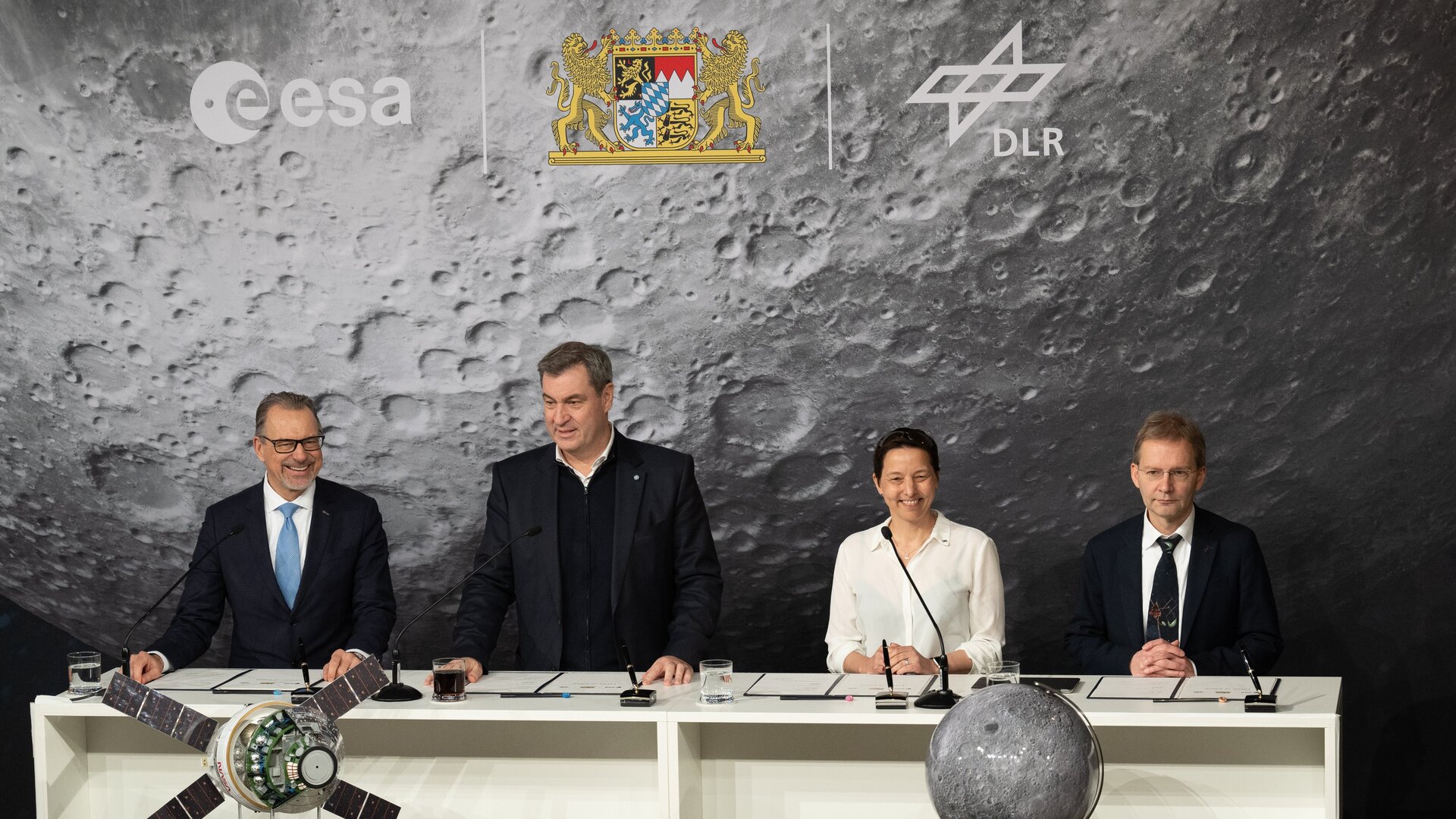 Letter of intent signed for Moon mission control centre