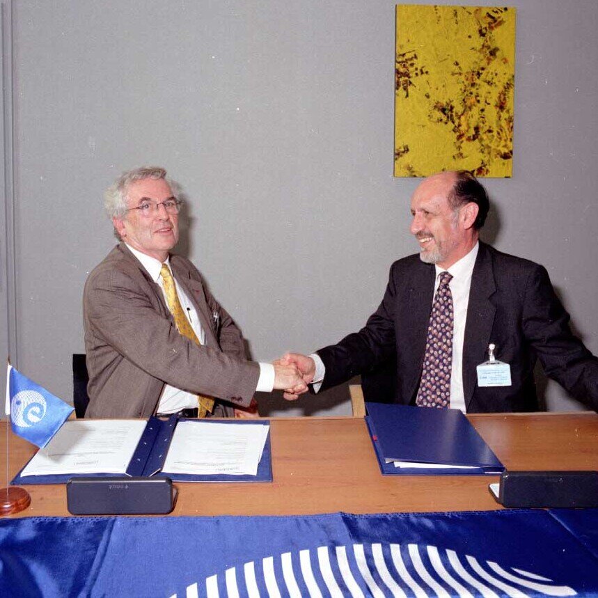 Signature du contrat EGNOS