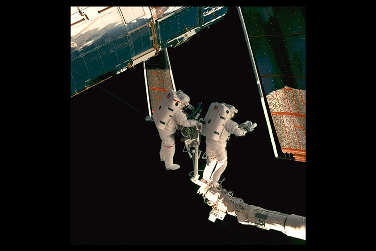 STS-82 Onboard View