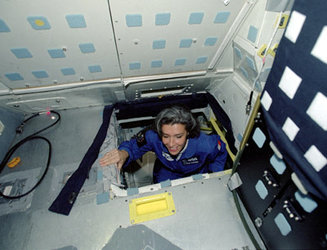 Claudie visits Space Shuttle mock-up