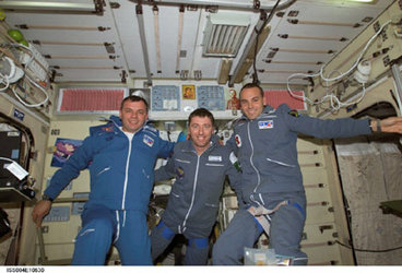 Gidzenko, Vittori and Shuttleworth on board the ISS
