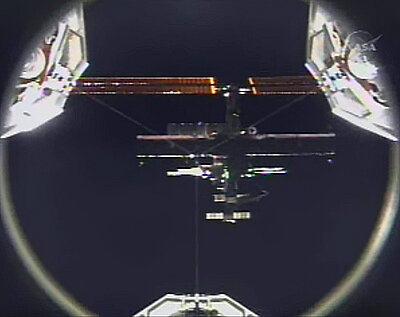 Discovery s’est amarrée à l'ISS cet après-midi, à 16.52 heure de Paris