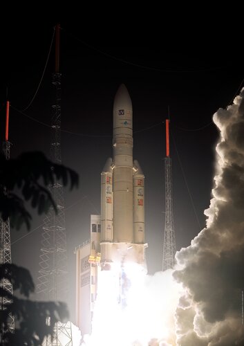 Night launch of Ariane 5 ECA