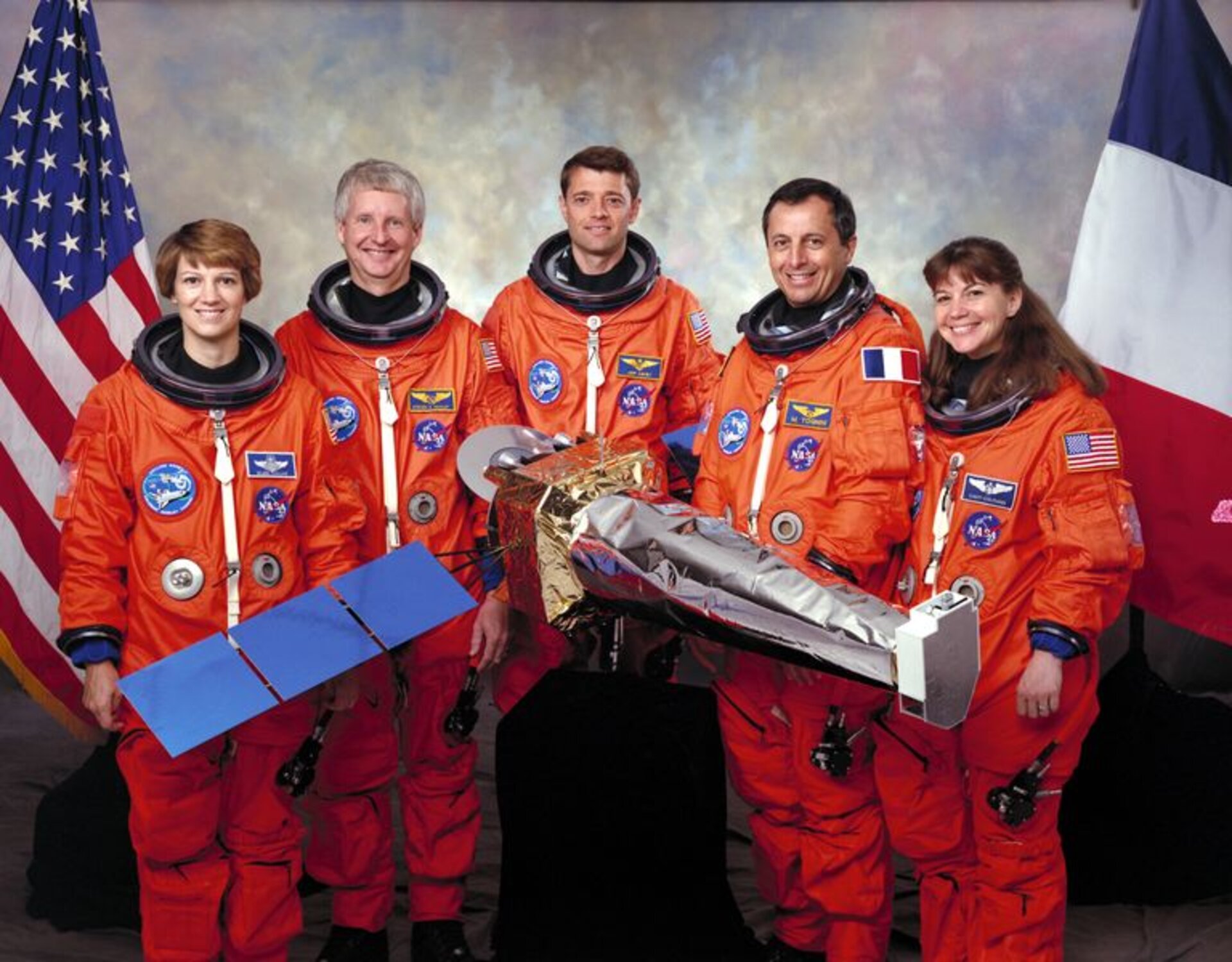 STS-93 crew with: E. Collins, J. Ashby, S. Hawley, C. Coleman and M. Tognini