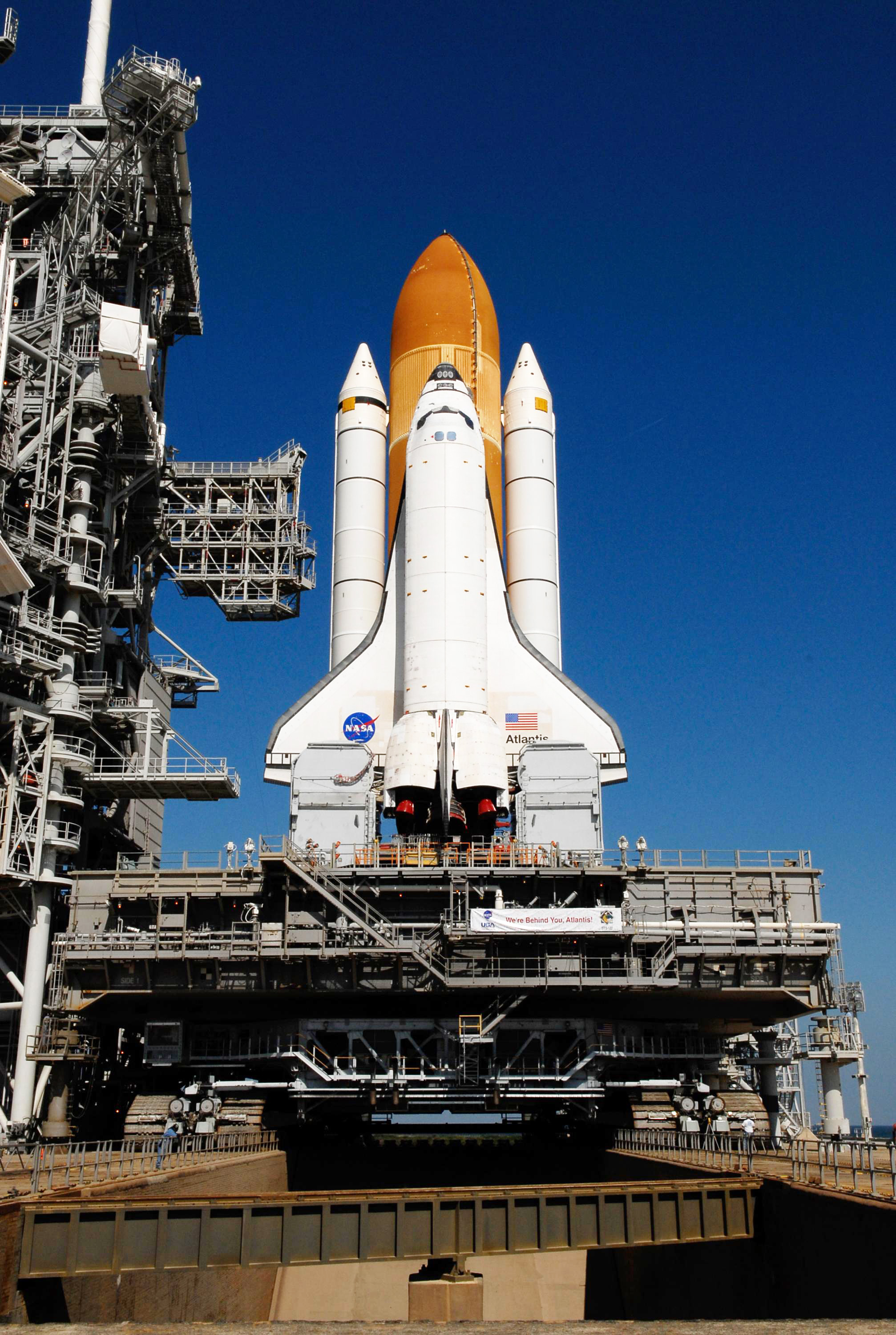 atlantis space shuttle side view