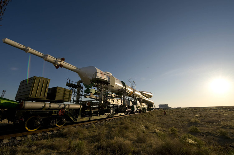 Roll-out of the Soyuz launcher