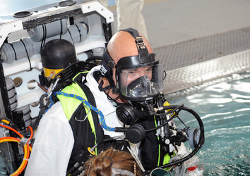Luca Parmitano during training in the Neutral Buoyancy Facility at EAC