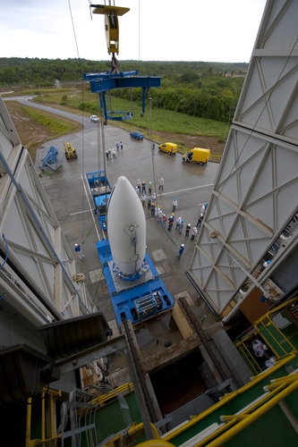 Hoisting of Vega's payload composite