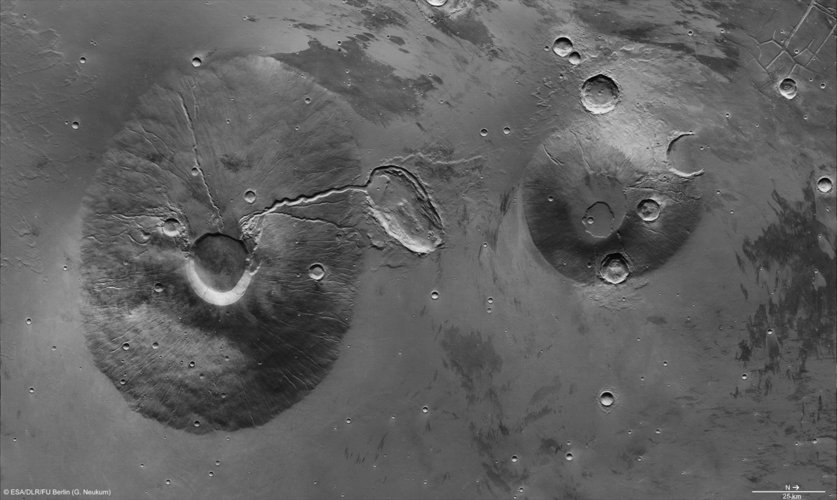 Ceraunius Tholus and Uranius Tholus in high resolution