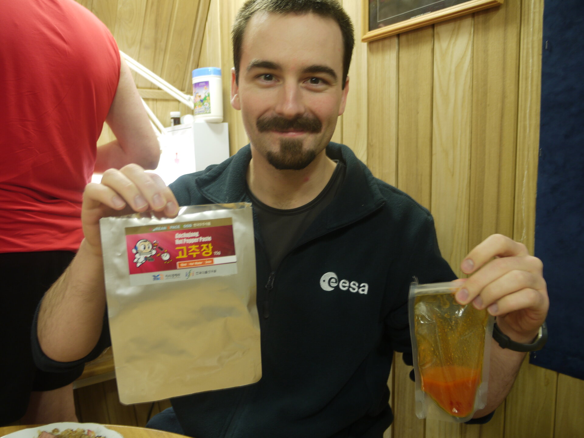 ESA - Romain tasting Korean space food