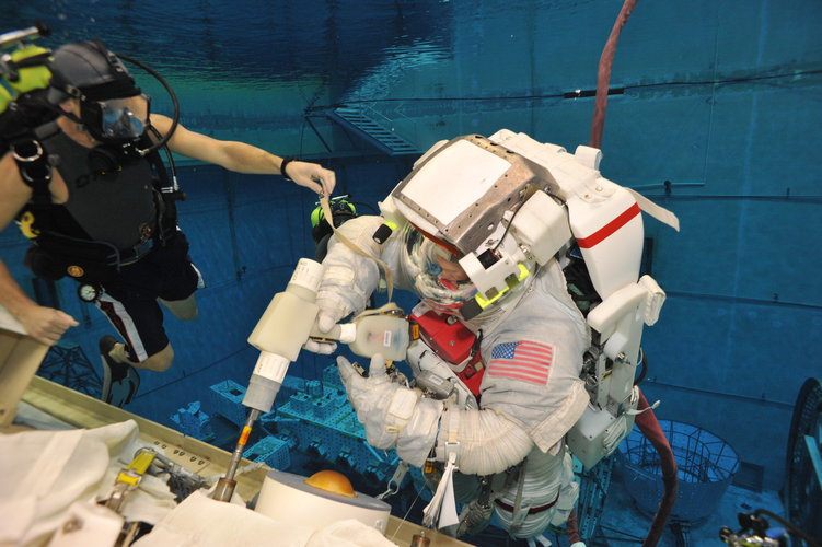 Alexander Gerst in spacewalk training