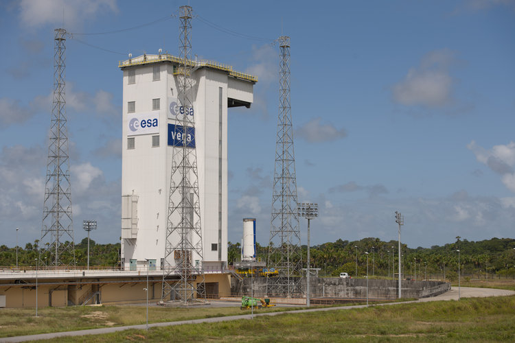 Transfer of Vega's P80 first stage to launch pad