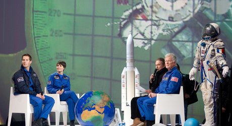 Michel Drucker et des astronautes préparent « Une nuit dans l'espace »