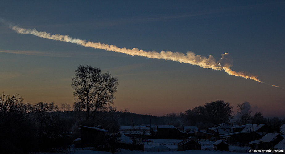 Chelyabinsk asteroid trail