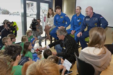 Andre Kuipers and crew