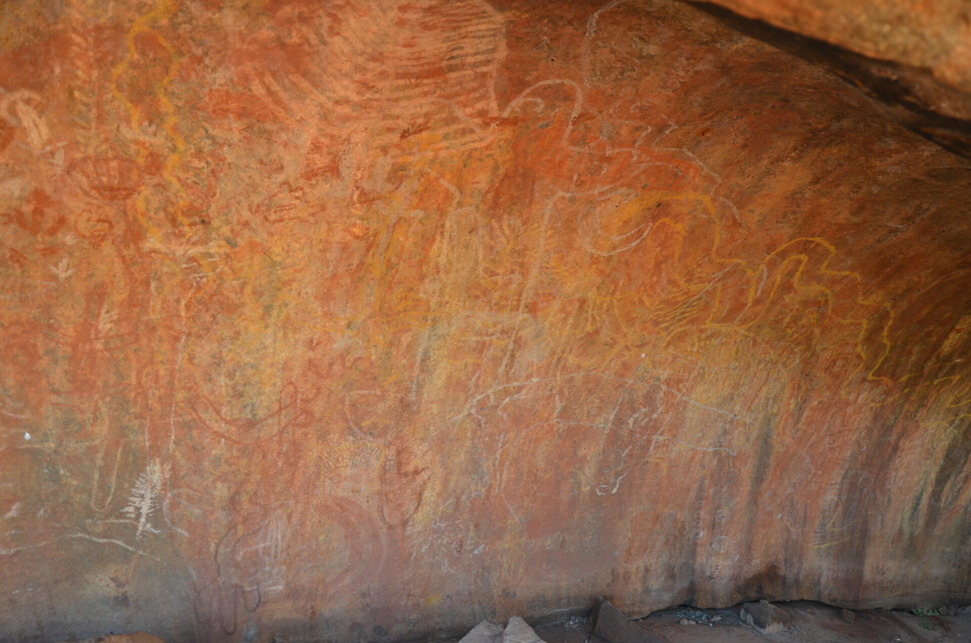 Aboriginal paintings at Uluru