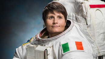 Space in Images - 2014 - 02 - Samantha Cristoforetti spacesuit portrait