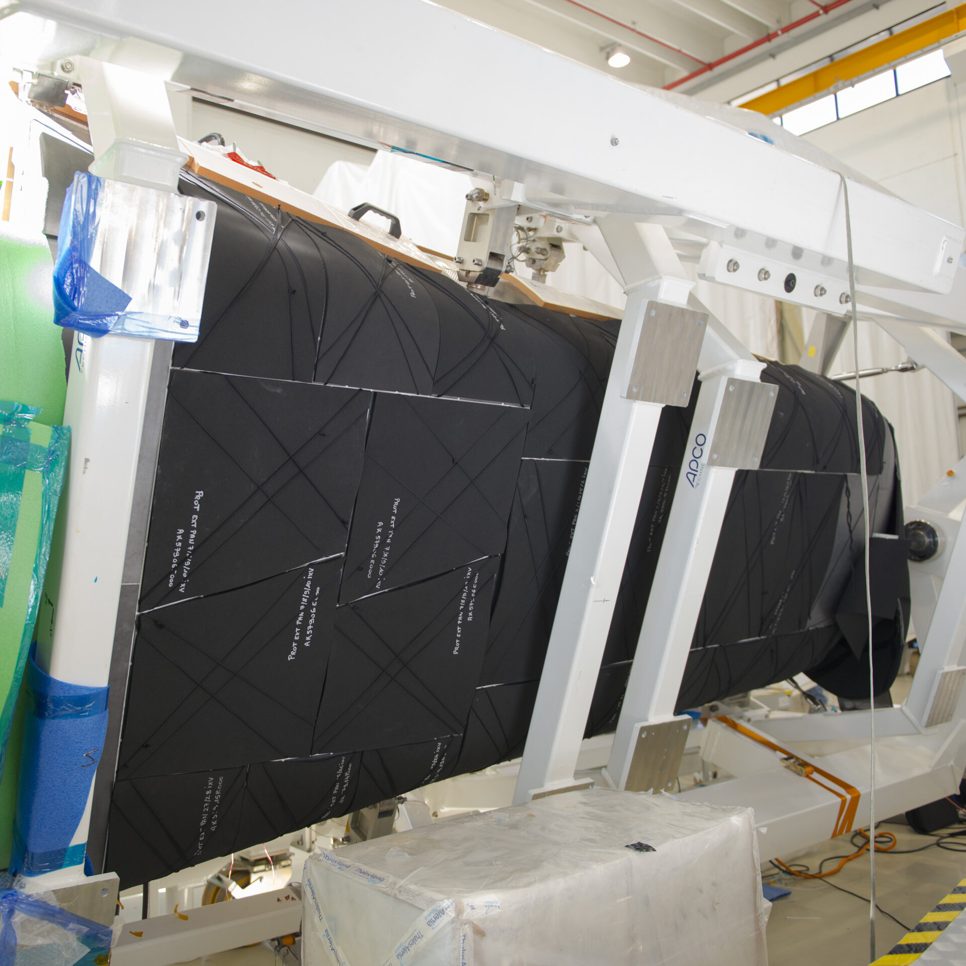 IXV during the last preparations at Thales Alenia Space 
