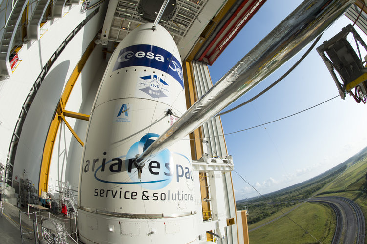 Ariane 5 in the BAF ready for transfer to the launch pad