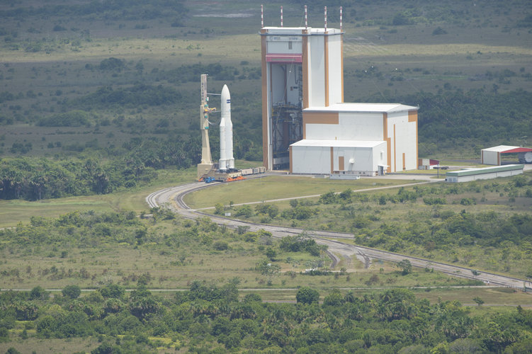 Transfer of Ariane 5 flight VA219 from the BAF to the launch pad