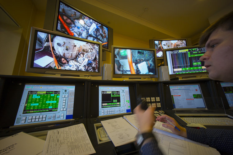 Samantha during simulation in the Soyuz