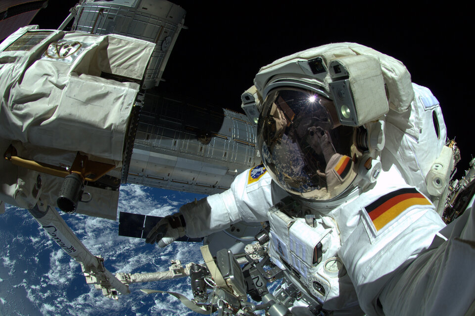 Alexander pendant une sortie dans l'espace