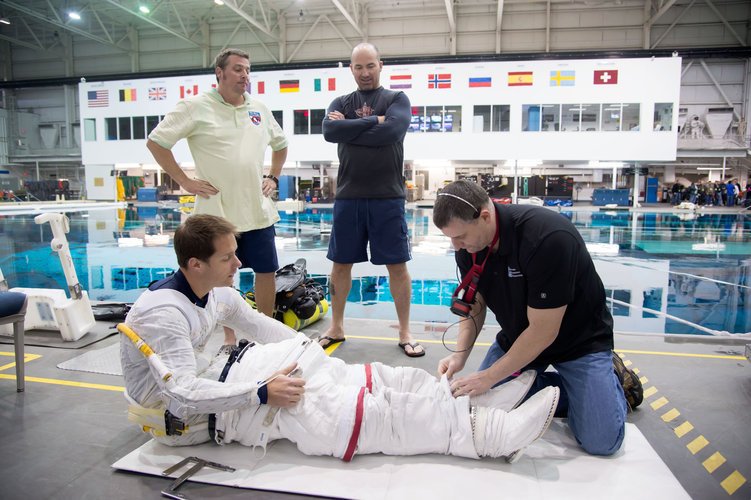 Thomas Pesquet during training for INC-49/INC-50 ISS EVA Maintenance run