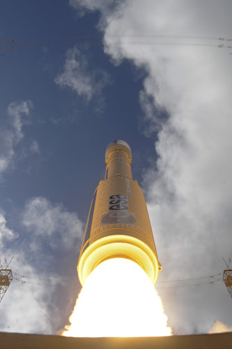 Vega VV04 IXV Liftoff