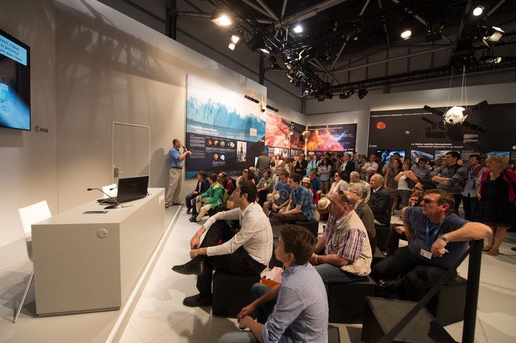 Rosetta presentation at the ESA Pavilion