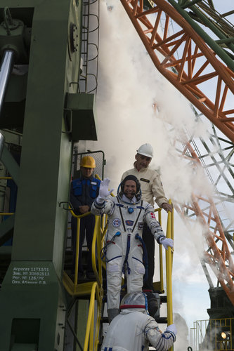 Andreas Mogensen greeting audience at the launch pad