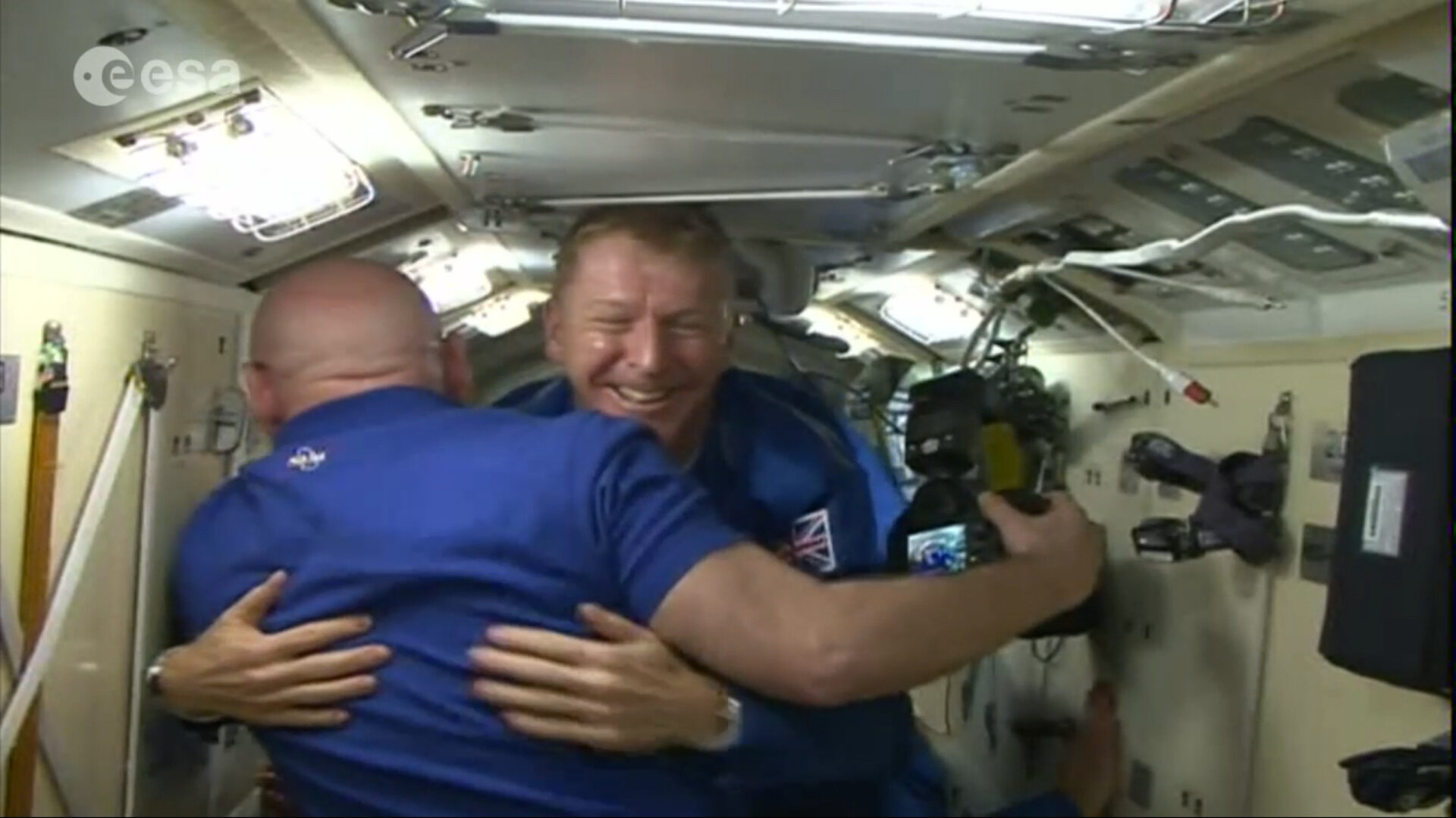 Tim Peake arriveert bij het internationale ruimtestation