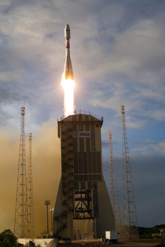 Sentinel-1B lifts off