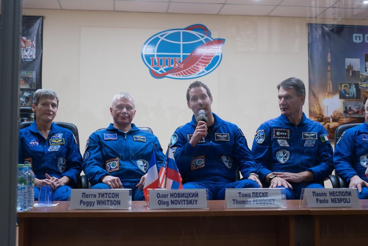 Prime and backup crewmembers during the pre-launch press conference