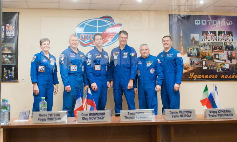 Prime and backup crewmembers during the pre-launch press conference