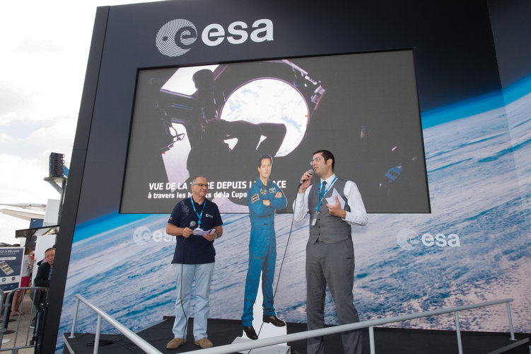 Life on the ISS explained to visitors at the ESA Pavilion