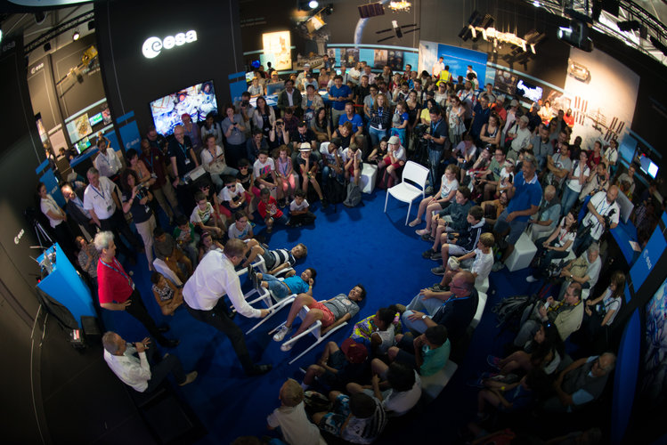 Life on the ISS explained to visitors at the ESA Pavilion