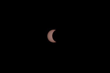 https://www.esa.int/var/esa/storage/images/esa_multimedia/images/2017/08/partial_eclipse_from_kourou/17120244-1-eng-GB/Partial_eclipse_from_Kourou_card_medium.jpg