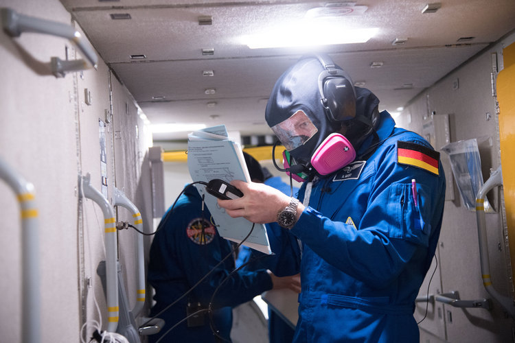 Expedition 56/57 crew members training