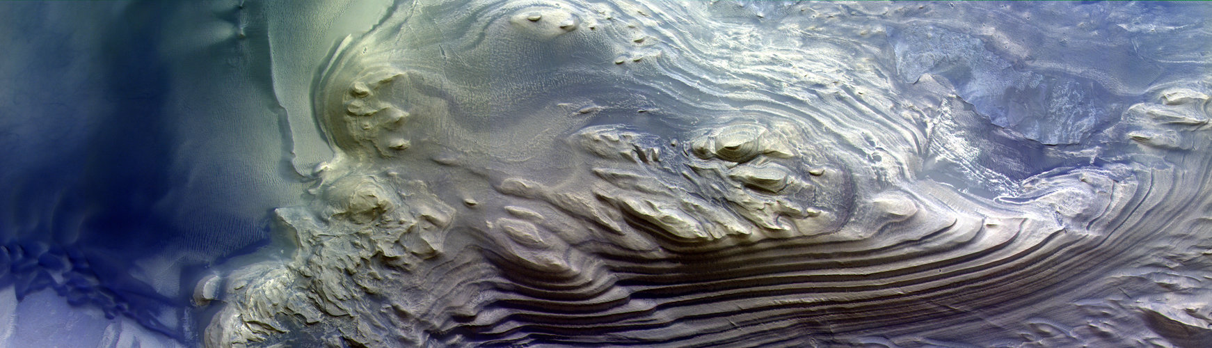 Layered mound in Juventae Chasma