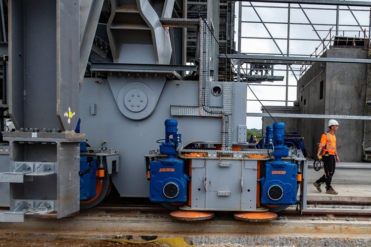 Bogie under Ariane 6 mobile gantry