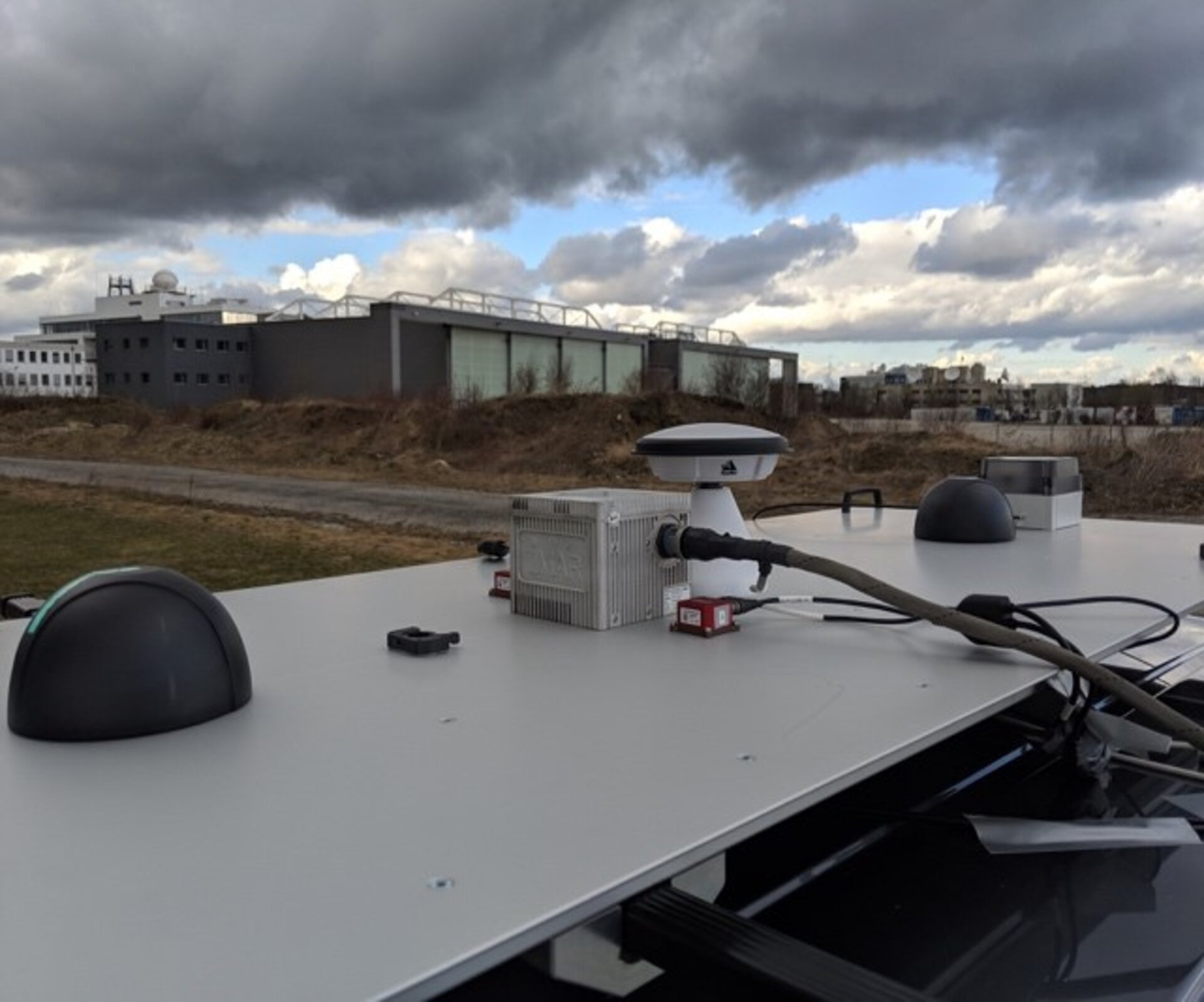 Antennas on vehicle roof