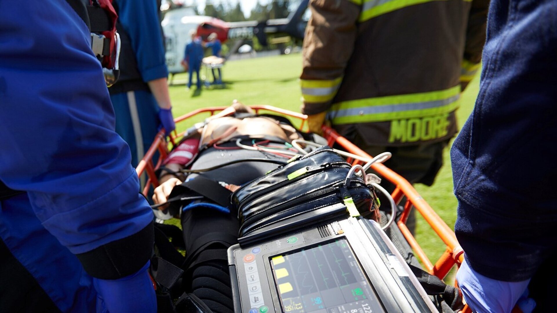 The device live streams patient data from the aircraft to the receiving hospital