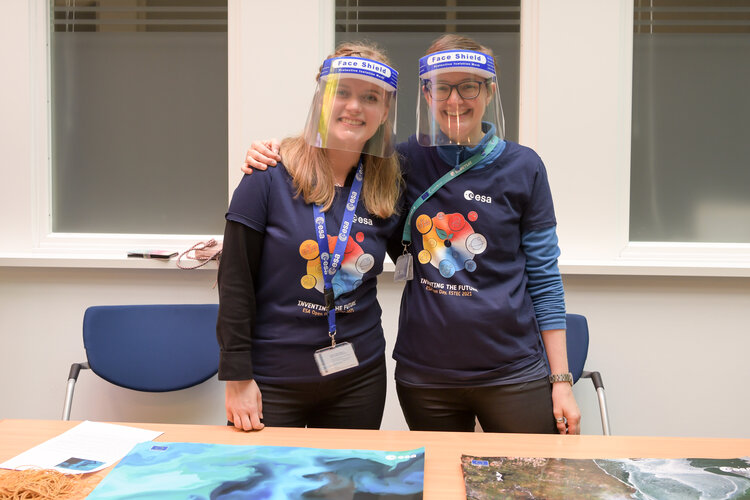 ESA Open Day 2021 - Visitors in the Rainbow Corridor