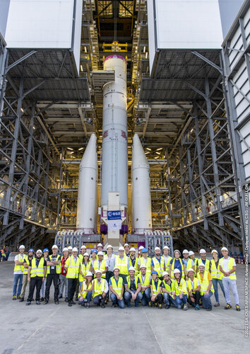 Ariane 6 central core verticalisation 11 July 2022